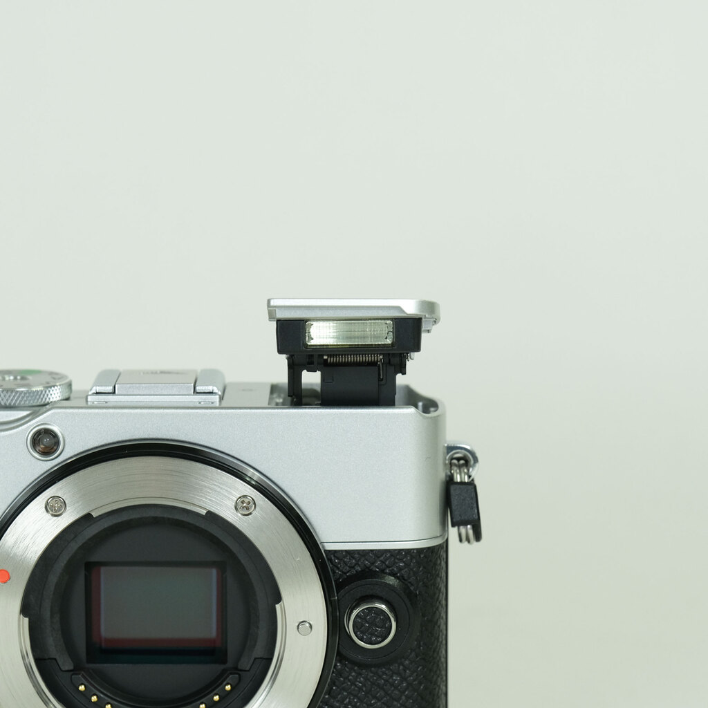 OLYMPUS PEN E-P7