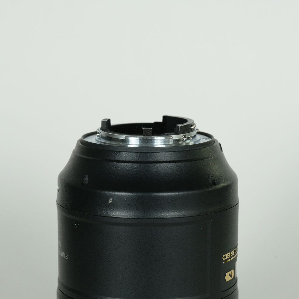 Nikon AF-S VR Micro-Nikkor 105mm f/2.8G IF-ED Nikon AF-S VR Micro-Nikkor 105mm f/2.8G IF-ED