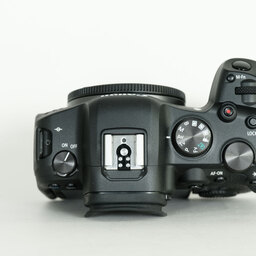 Canon EOS R6 Canon EOS R6