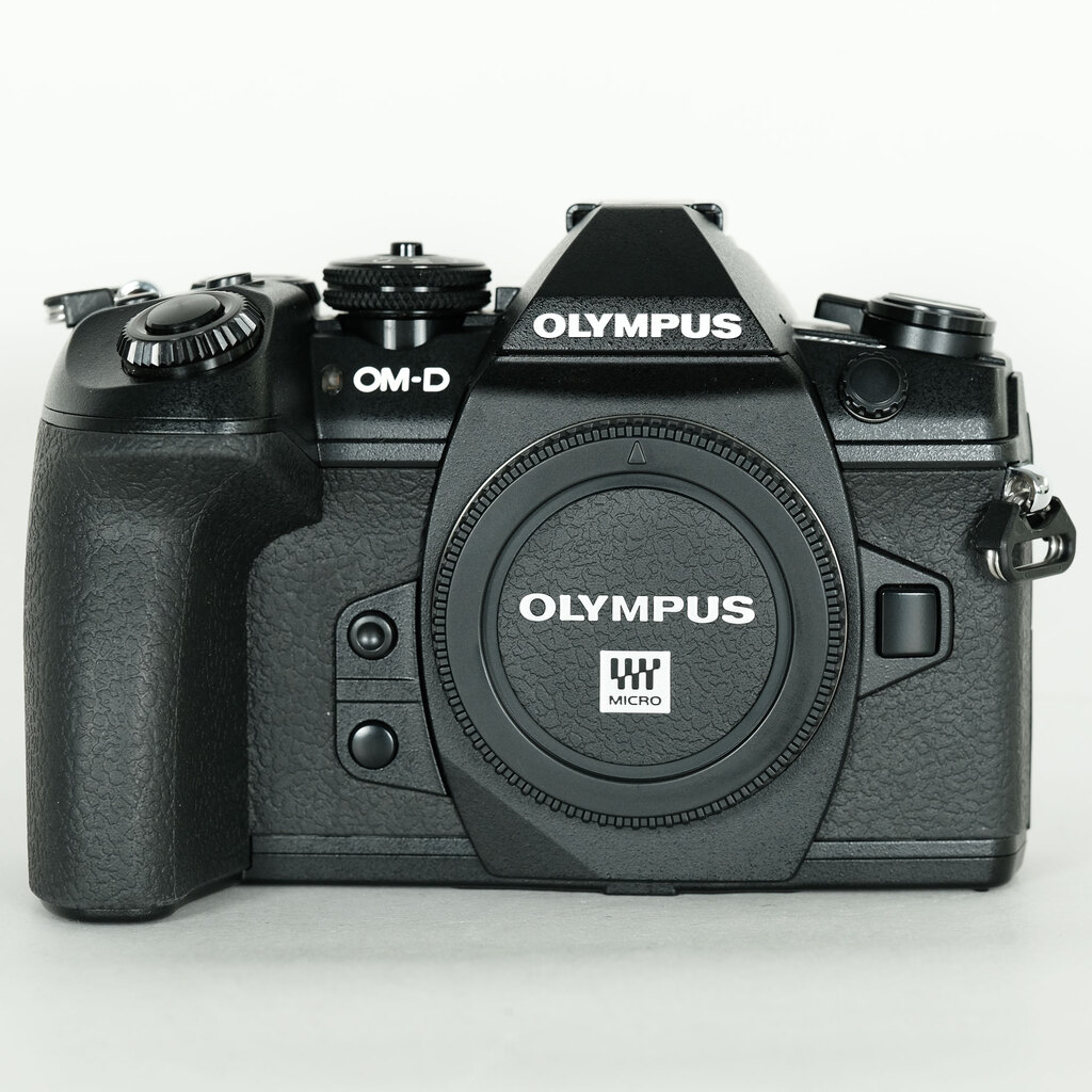OLYMPUS OM-D E-M1 Mark II