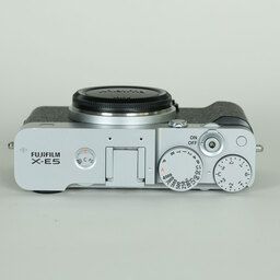 FUJIFILM X-E5