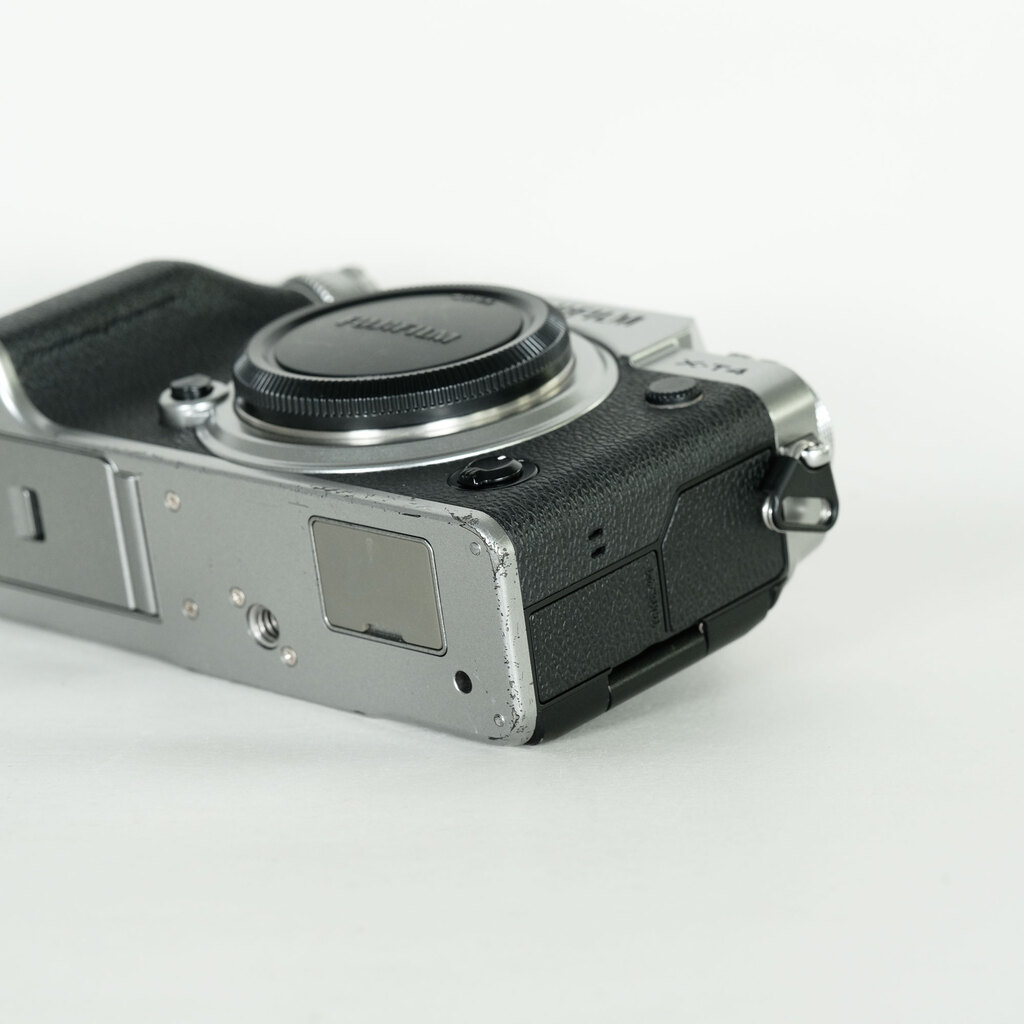 FUJIFILM X-T4