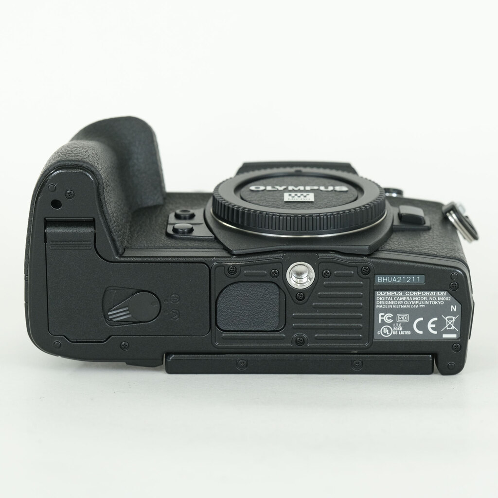 OLYMPUS OM-D E-M1 Mark II OLYMPUS OM-D E-M1 Mark II