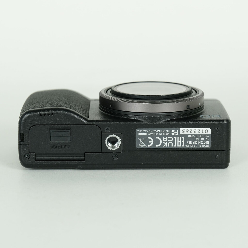 RICOH GR IIIx RICOH GR IIIx