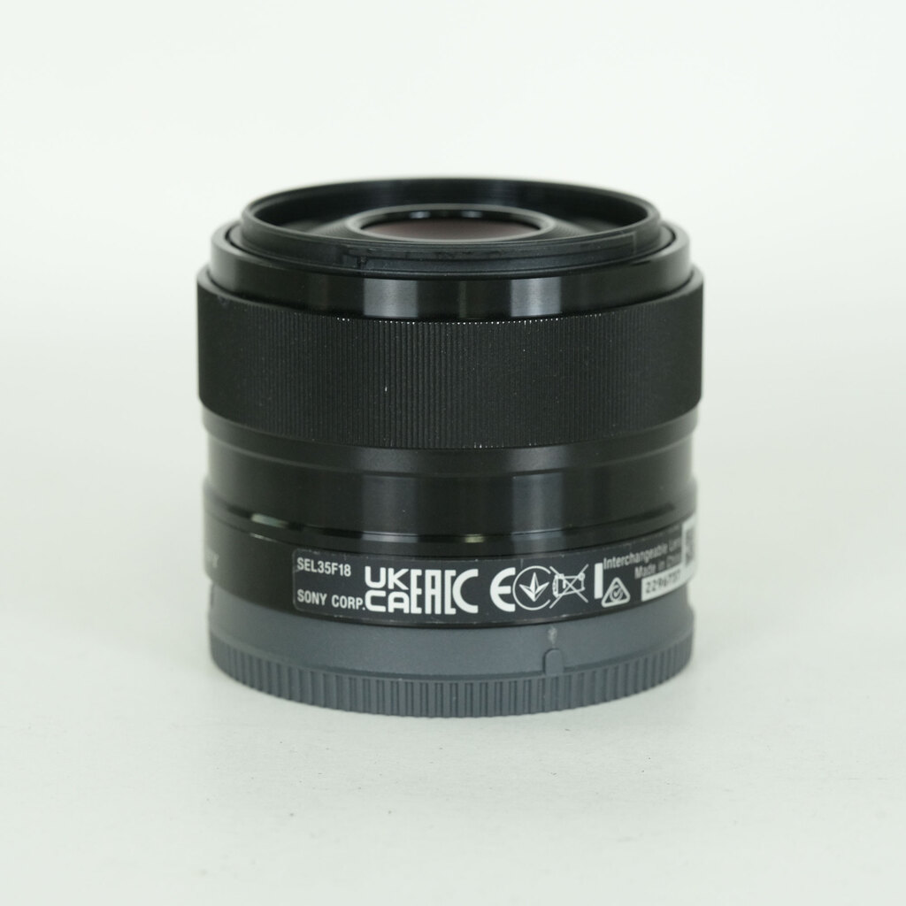 SONY E 35mm F1.8 OSS SEL35F18