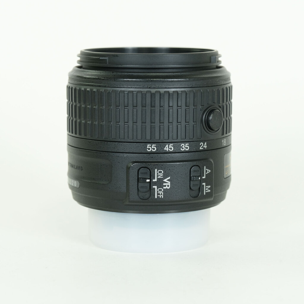Nikon AF-S DX NIKKOR 18-55mm f3.5-5.6G VR II Nikon AF-S DX NIKKOR 18-55mm f3.5-5.6G VR II