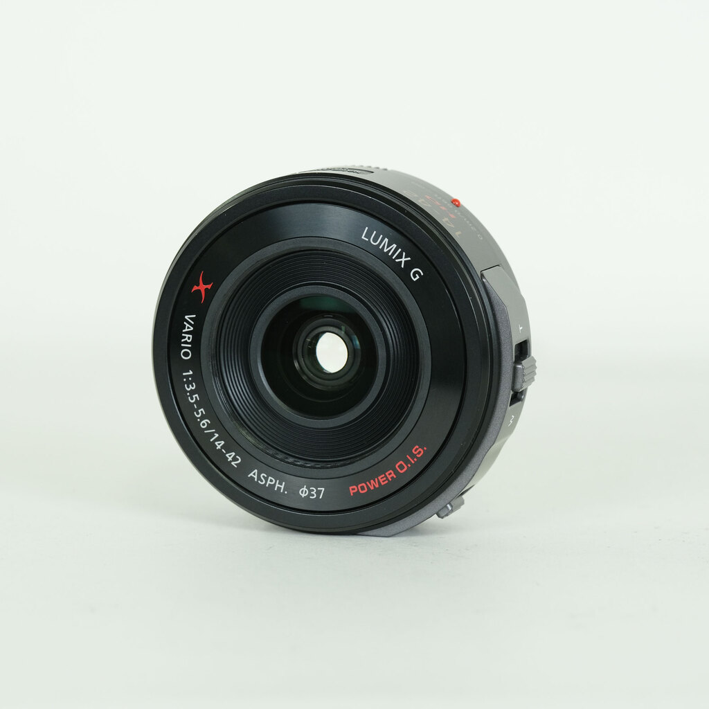 Panasonic LUMIX G X VARIO PZ 14-42mm / F3.5-5.6 ASPH. / POWER O.I.S. Panasonic LUMIX G X VARIO PZ 14-42mm / F3.5-5.6 ASPH. / POWER O.I.S.