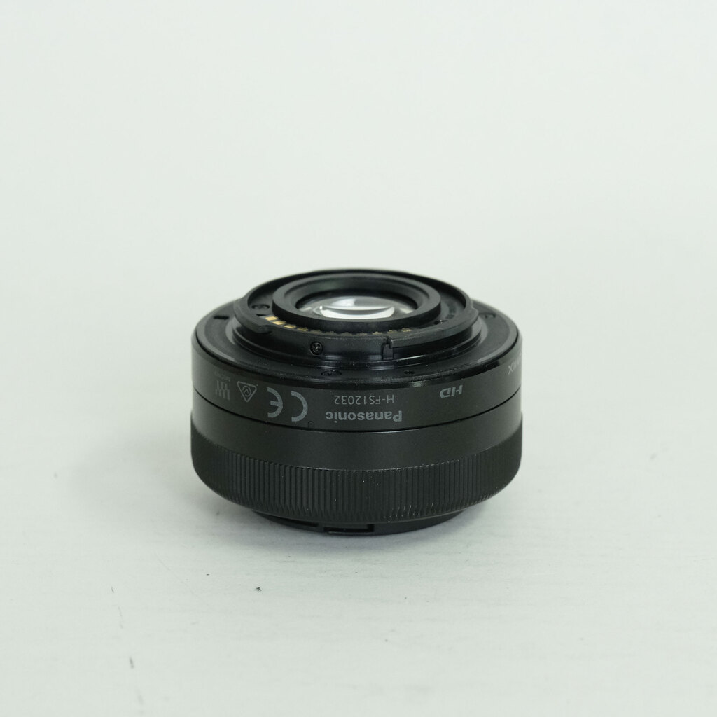 Panasonic LUMIX G VARIO 12-32mm / F3.5-5.6 ASPH. / MEGA O.I.S.
