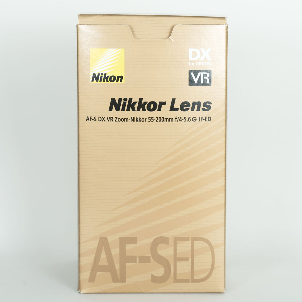 Nikon AF-S DX VR Zoom-Nikkor 55-200mm F4-5.6G IF-ED Nikon AF-S DX VR Zoom-Nikkor 55-200mm F4-5.6G IF-ED