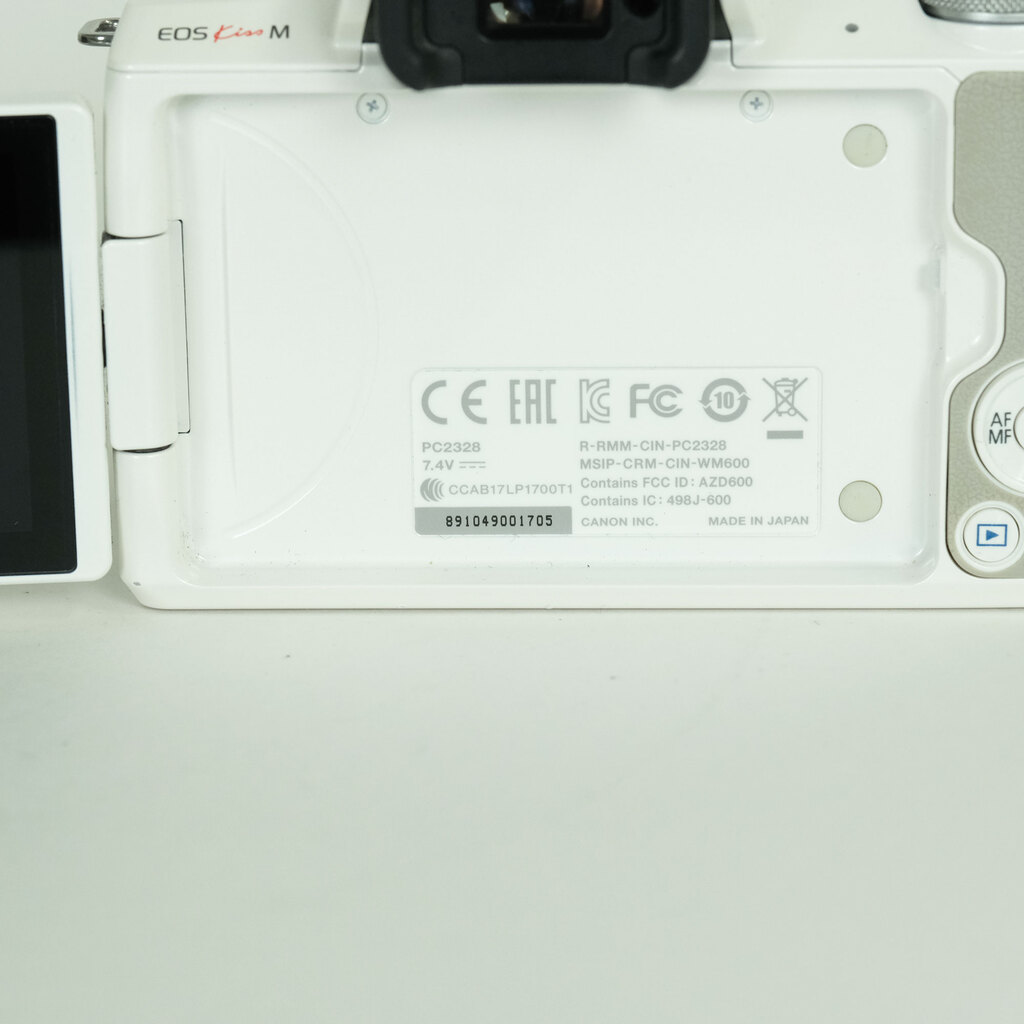 Canon EOS Kiss M Canon EOS Kiss M