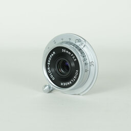 コシナ フォクトレンダー COLOR-SKOPAR 35mm F3.5 Aspherical VM シルバー コシナ フォクトレンダー COLOR-SKOPAR 35mm F3.5 Aspherical VM シルバー