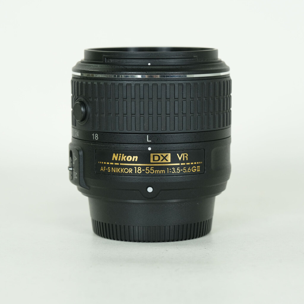 Nikon AF-S DX NIKKOR 18-55mm f3.5-5.6G VR II