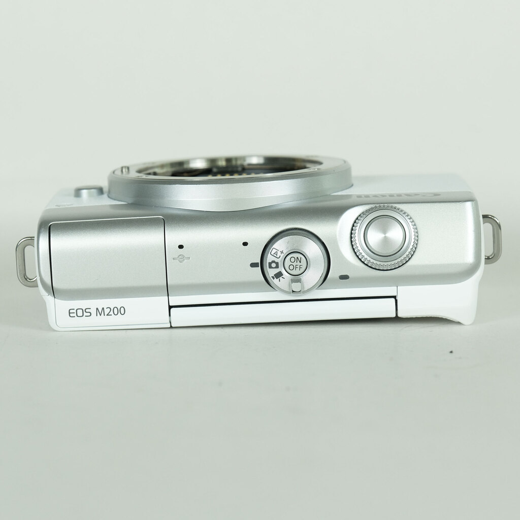 Canon EOS M200 ボディ ホワイトの出品 | ONE SCENE（ワンシーン）