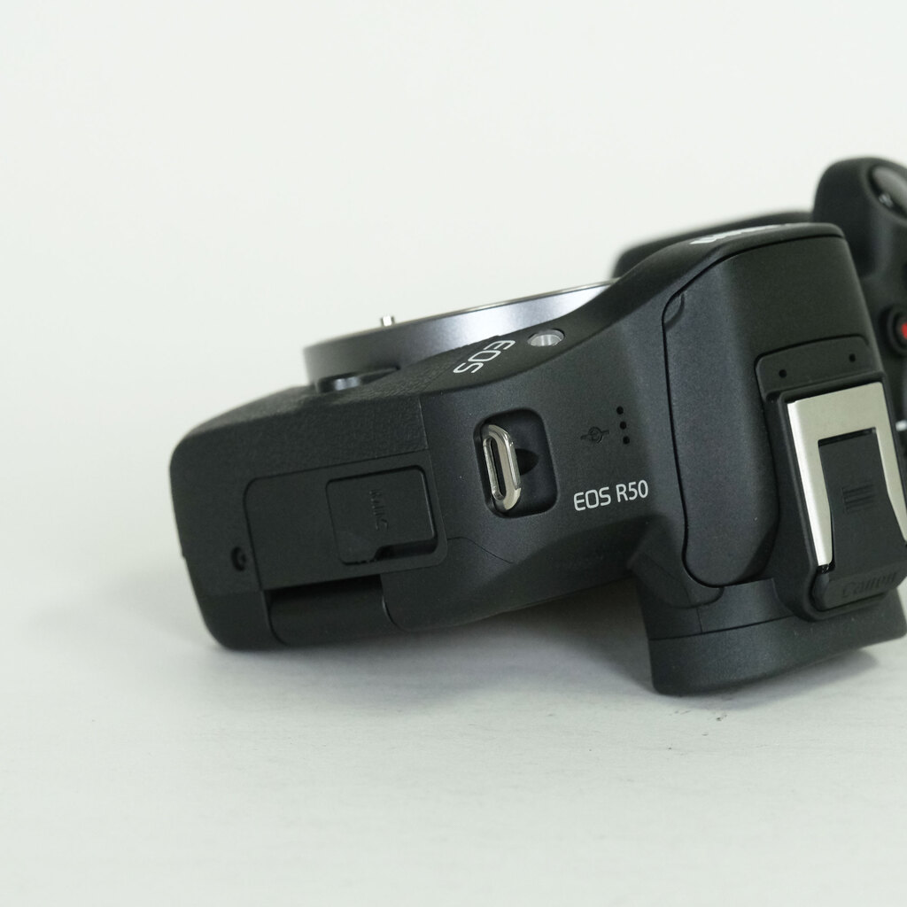 Canon EOS R50