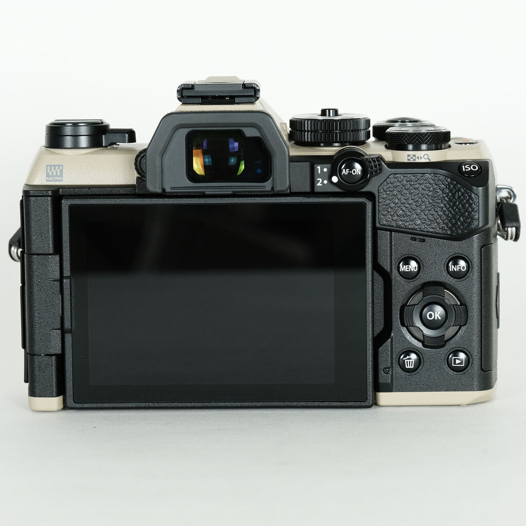 OM SYSTEM OM-5 Mark II ボディ サンドベージュ