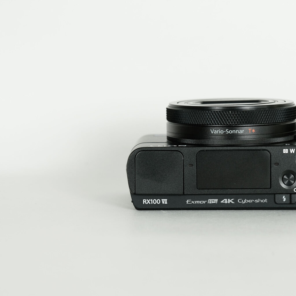 SONY Cyber-shot DSC-RX100M7