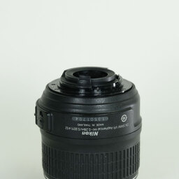 Nikon AF-S DX NIKKOR 18-55mm F3.5-5.6 G VR Nikon AF-S DX NIKKOR 18-55mm F3.5-5.6 G VR