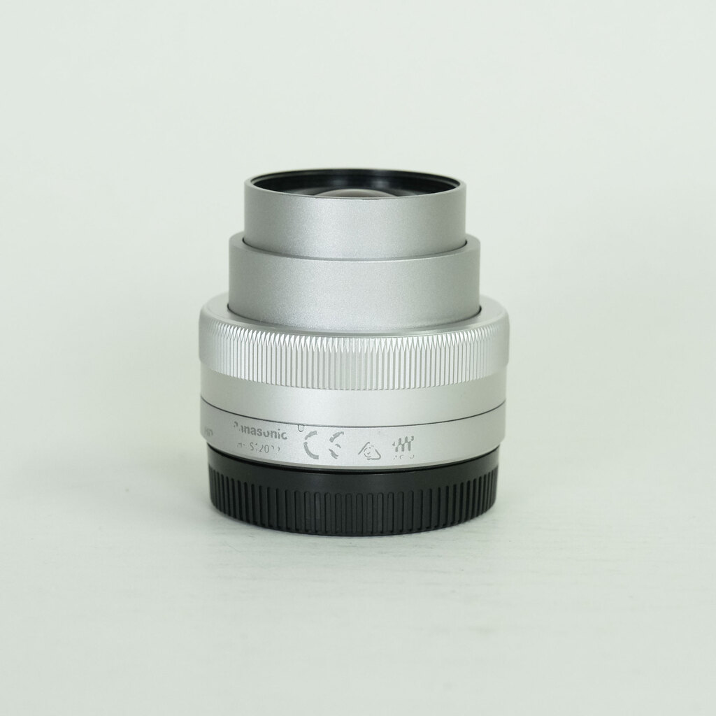 Panasonic LUMIX G VARIO 12-32mm / F3.5-5.6 ASPH. / MEGA O.I.S.