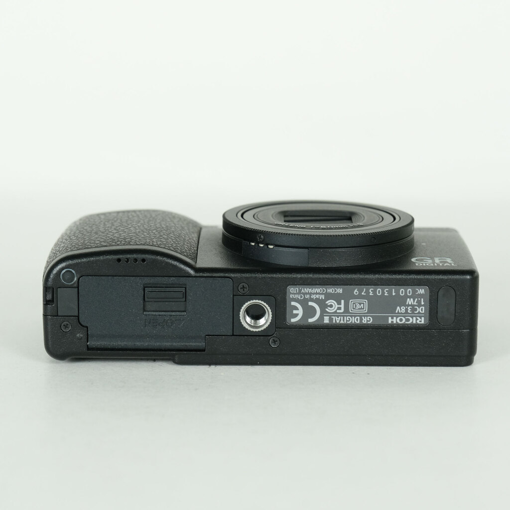 RICOH GR DIGITAL IIIの出品 | ONE SCENE（ワンシーン）