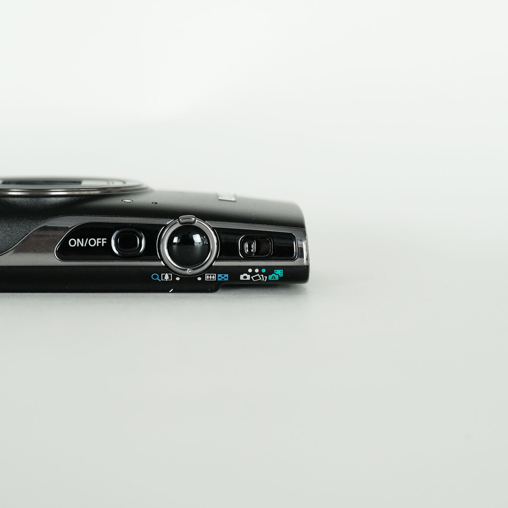 Canon IXY 650 ブラック