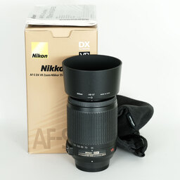 Nikon AF-S DX VR Zoom-Nikkor 55-200mm F4-5.6G IF-ED Nikon AF-S DX VR Zoom-Nikkor 55-200mm F4-5.6G IF-ED