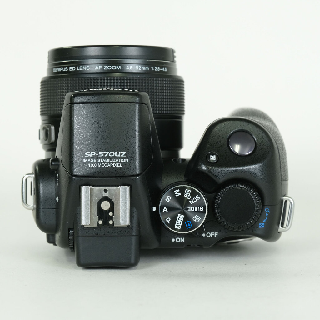 OLYMPUS CAMEDIA SP-570UZ