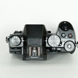 Panasonic LUMIX DMC-G8