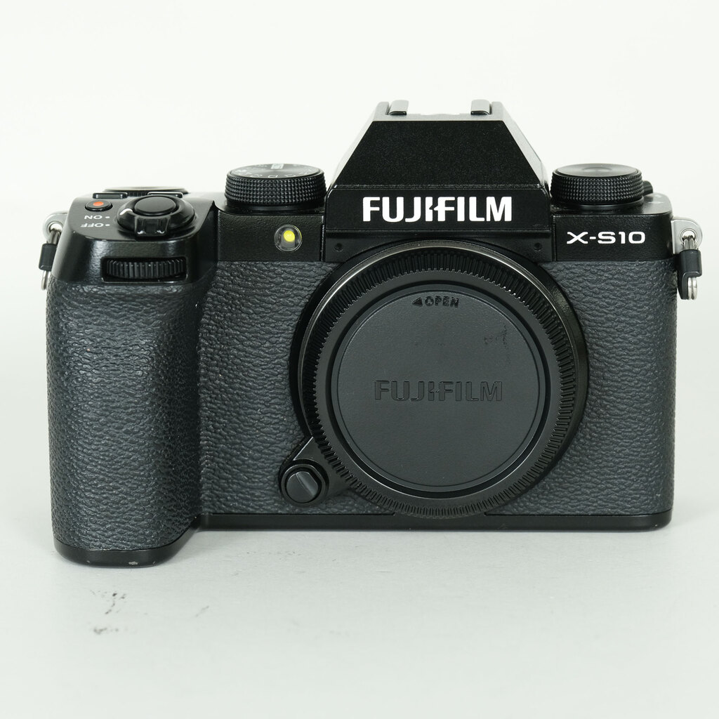 FUJIFILM X-S10 [�{�f�B]