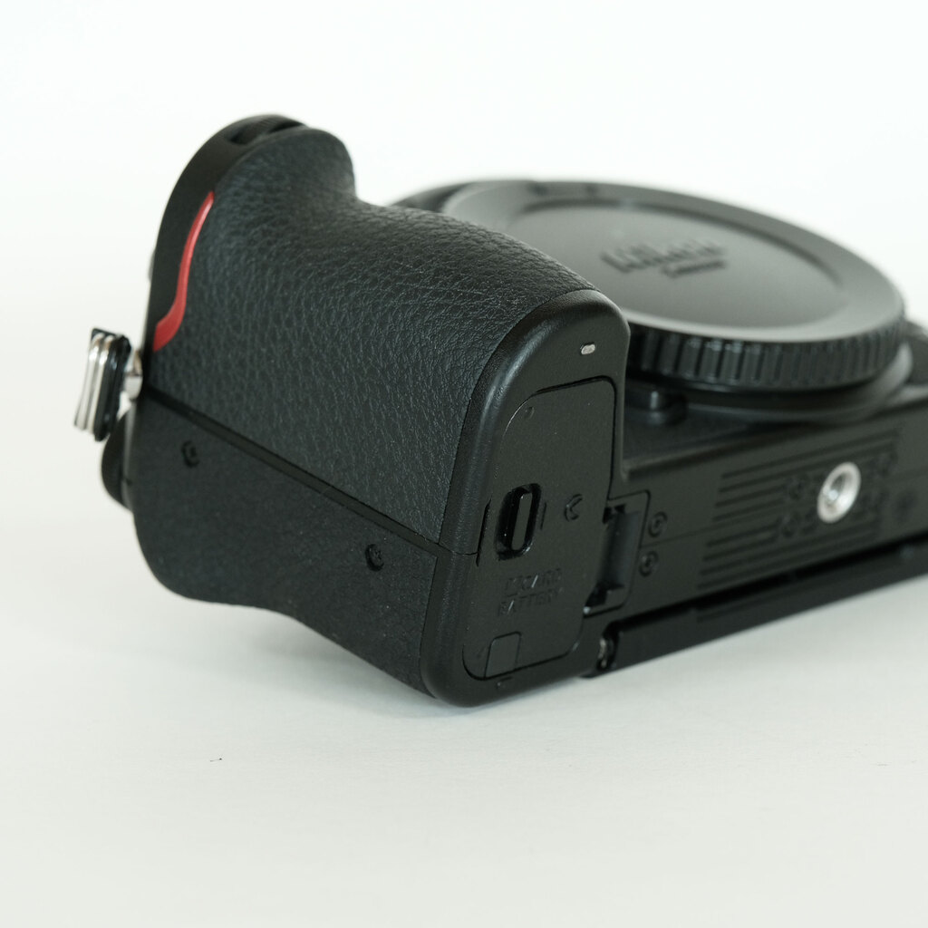 Nikon Z50 ジャンク品 Nikon Z50の出品 | ONE SCENE（ワンシーン）