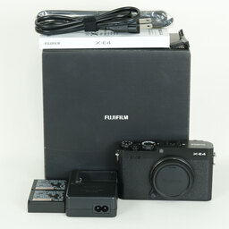 FUJIFILM X-E4
