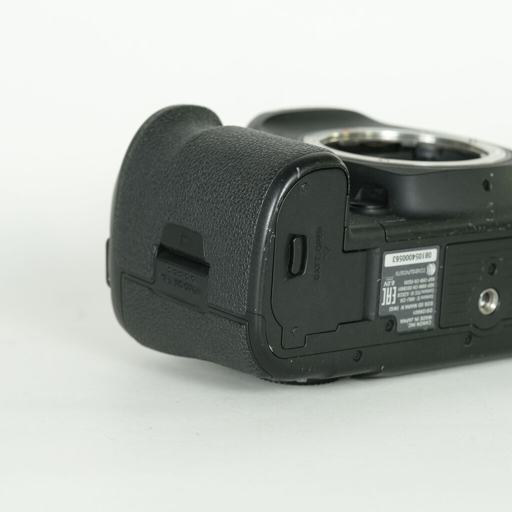 Canon EOS 5D Mark IV Canon EOS 5D Mark IV