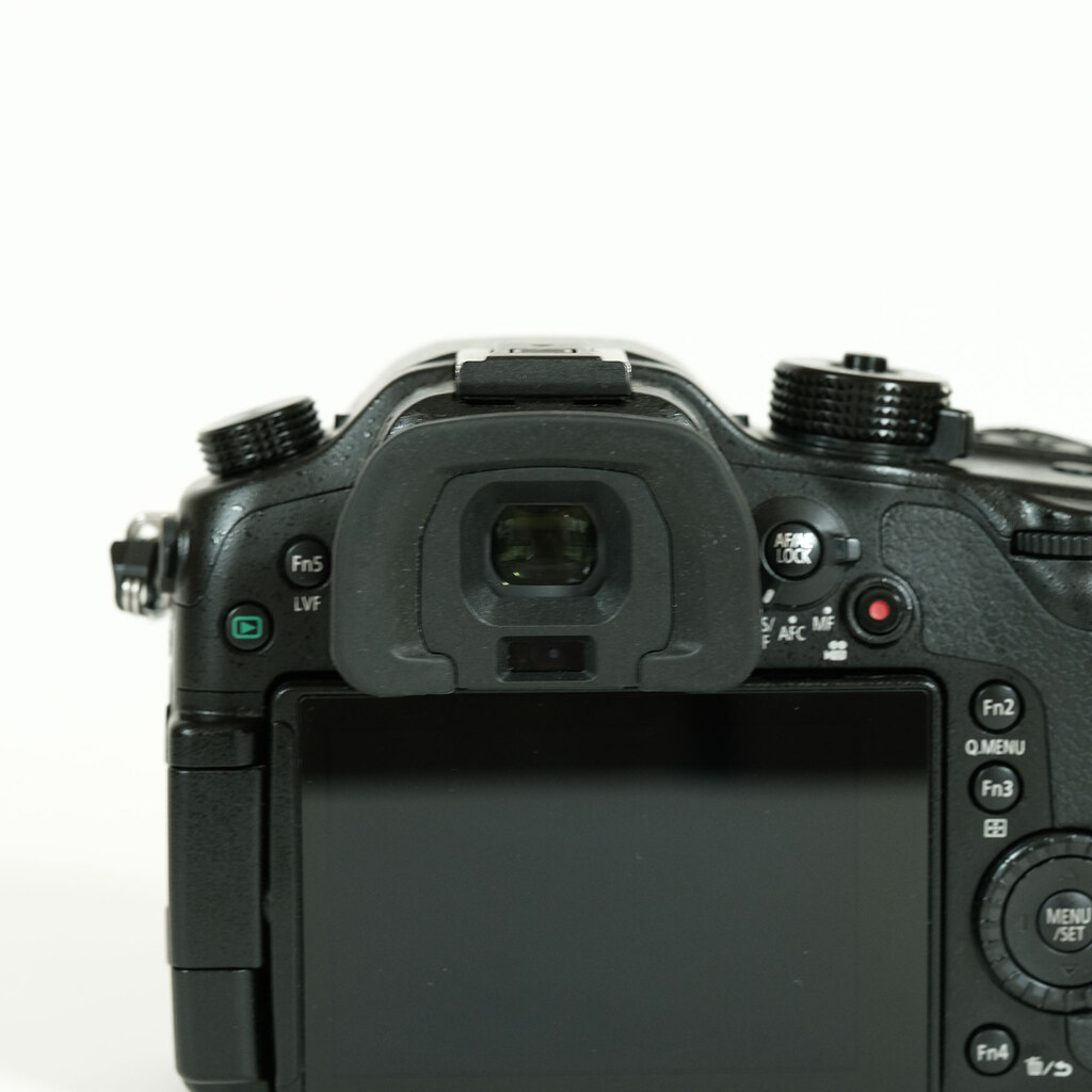 Panasonic LUMIX DMC-GH4