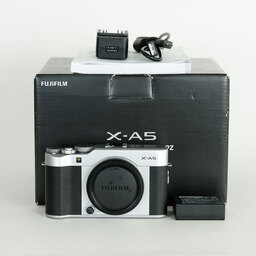 FUJIFILM X-A5