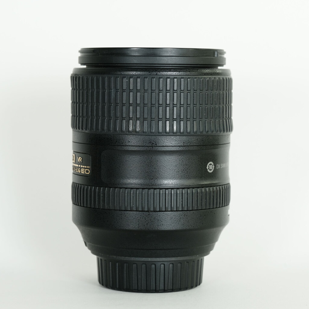 Nikon AF-S DX NIKKOR 18-300mm f/3.5-6.3G ED VR