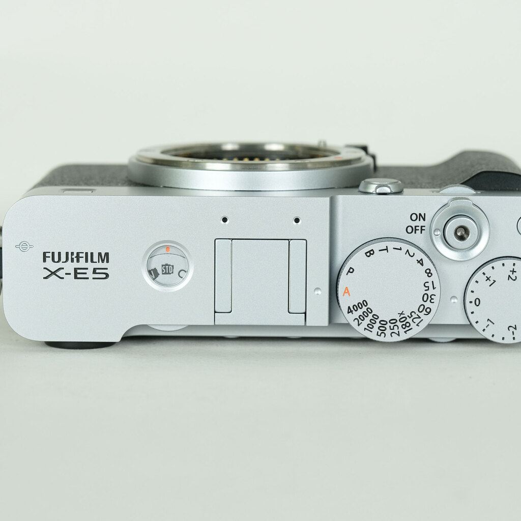 FUJIFILM X-E5