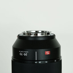 Panasonic LUMIX S PRO 24-70mm F2.8 Panasonic LUMIX S PRO 24-70mm F2.8