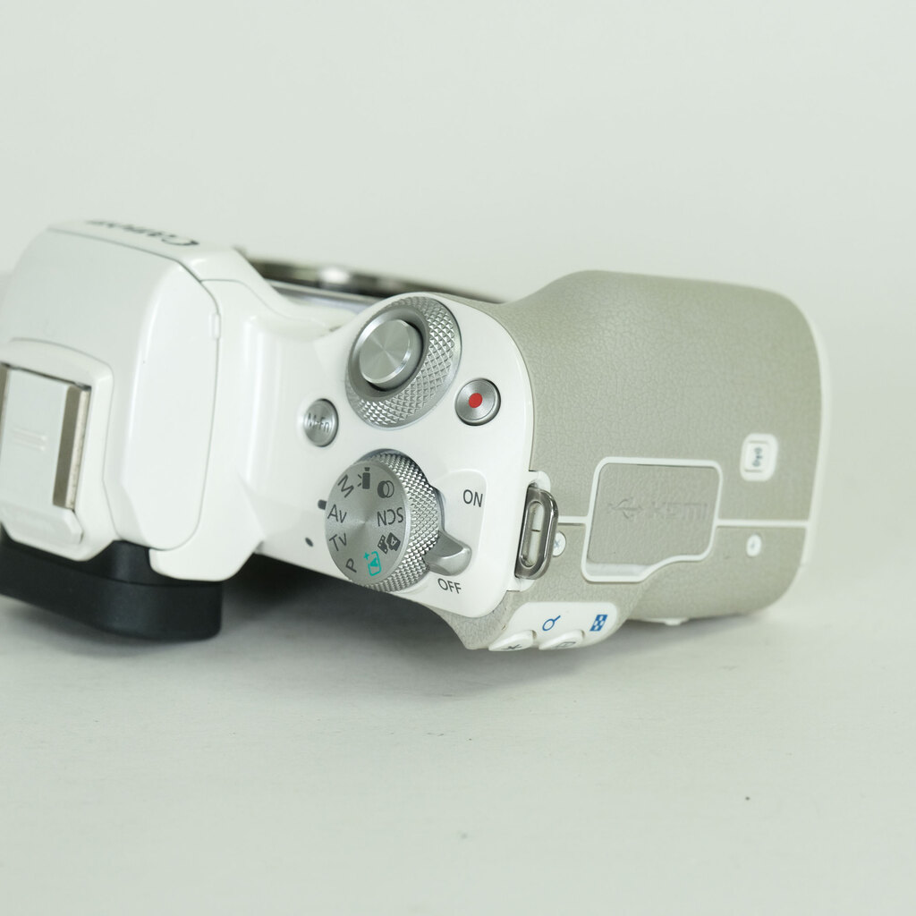 Canon EOS Kiss M