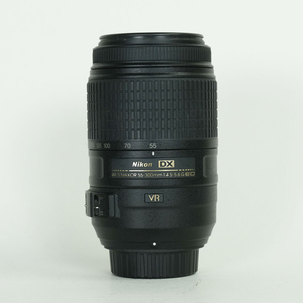 Nikon AF-S DX NIKKOR 55-300mm F4.5-5.6G ED VR Nikon AF-S DX NIKKOR 55-300mm F4.5-5.6G ED VR