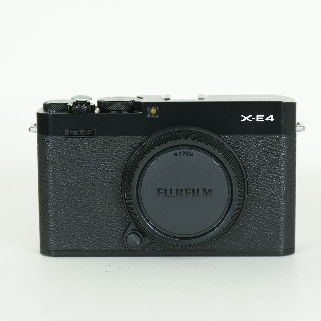 FUJIFILM X-E4