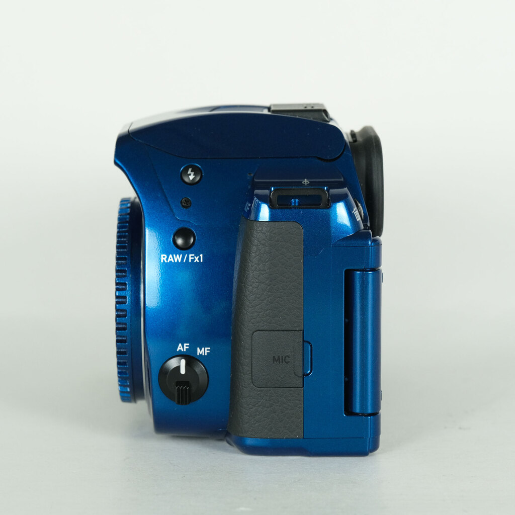 PENTAX KF ボディ クリスタルブルーの出品 | ONE SCENE（ワンシーン）