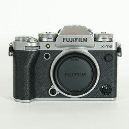 FUJIFILM X-T5