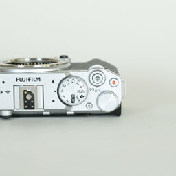 FUJIFILM X-M5