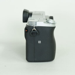 SONY α6400(ILCE-6400) SONY α6400(ILCE-6400)