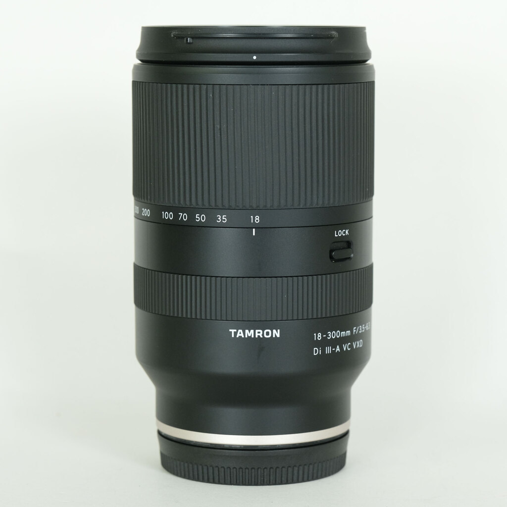 18-300mm F/3.5-6.3 Di III-A VC VXD (Model B061) [ソニーE用] 中古