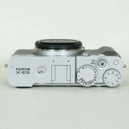 FUJIFILM X-E5