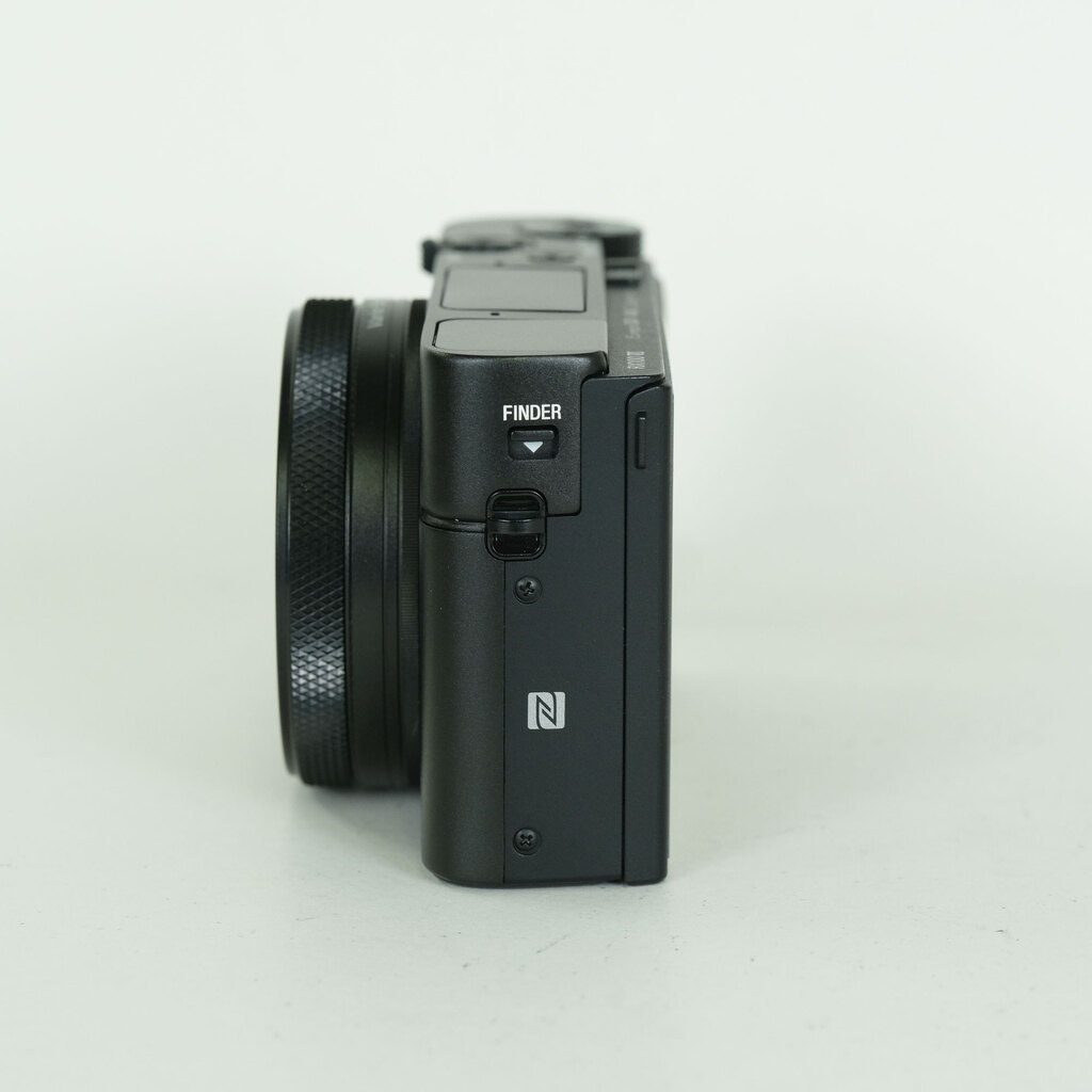SONY Cyber-shot DSC-RX100M7