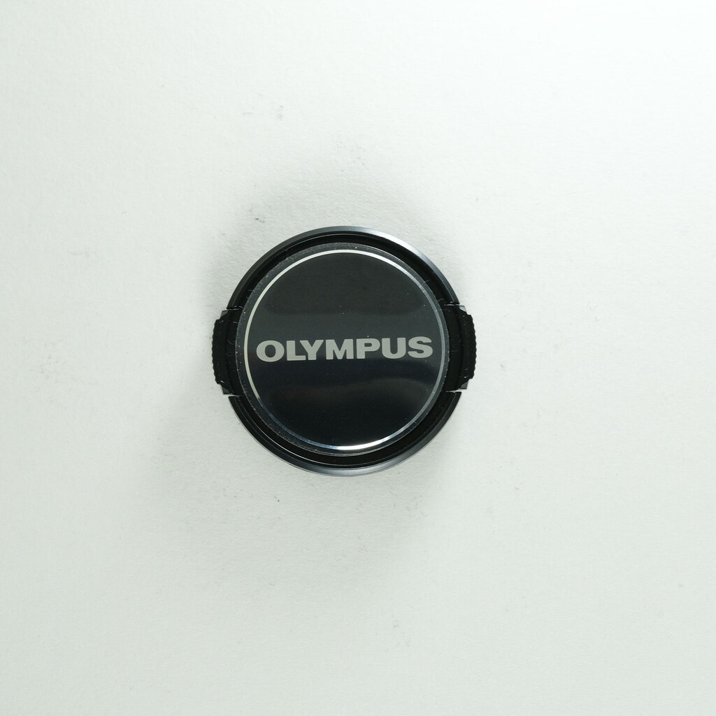 OLYMPUS M.ZUIKO DIGITAL 17mm F2.8 シルバー OLYMPUS M.ZUIKO DIGITAL 17mm F2.8 シルバー