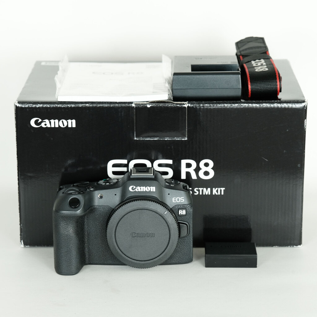 Canon EOS R8