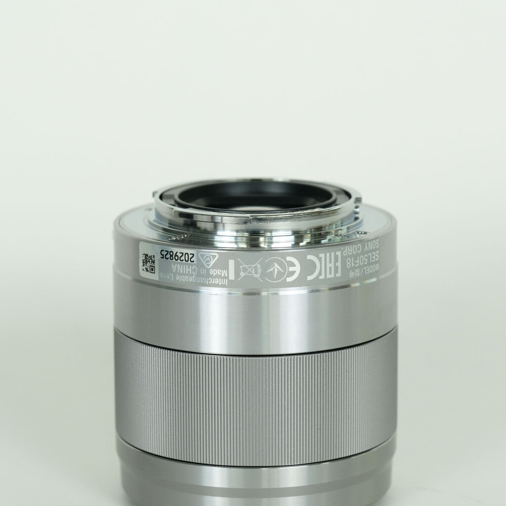SONY E 50mm F1.8 OSS SEL50F18 SONY E 50mm F1.8 OSS SEL50F18