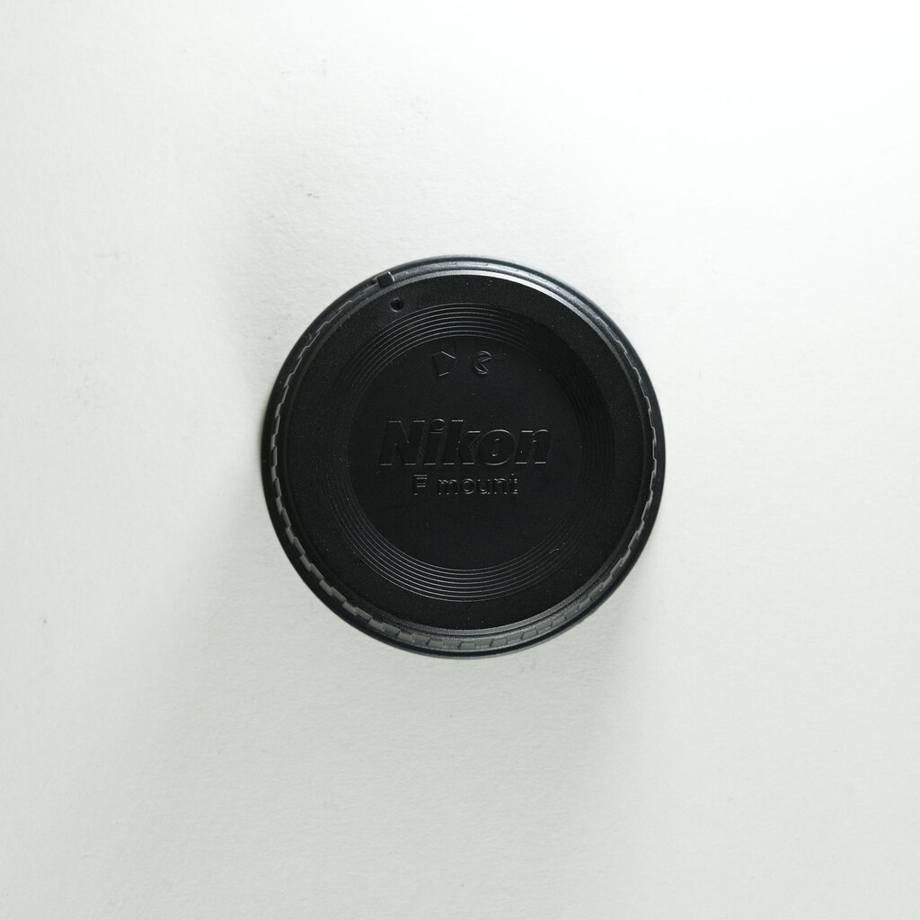 Nikon AF-S DX NIKKOR 18-300mm f/3.5-6.3G ED VR Nikon AF-S DX NIKKOR 18-300mm f/3.5-6.3G ED VR